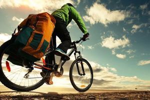 Відомі велоподорожі навколо світу: від Томаса Стівенса до наших днів фото